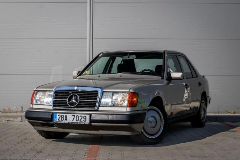 Mercedes Třída E - hlavní foto