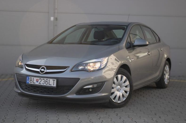 Opel Astra - hlavní foto