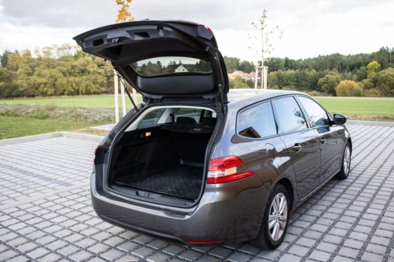 Peugeot 308 - hlavní fotka