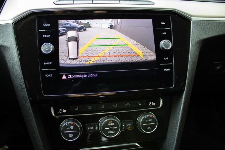 Volkswagen Passat - hlavní fotka