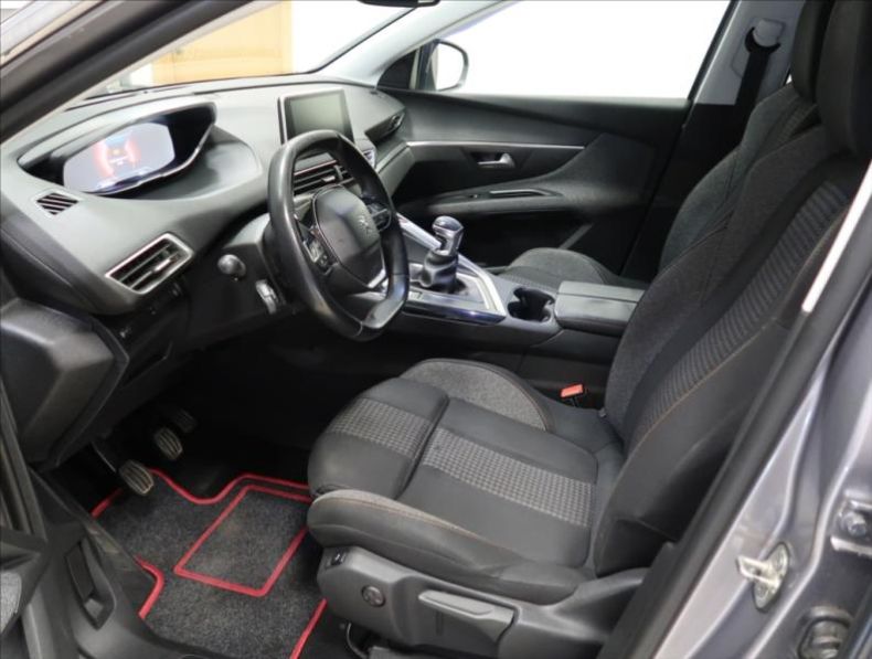 Peugeot 5008 - hlavní fotka