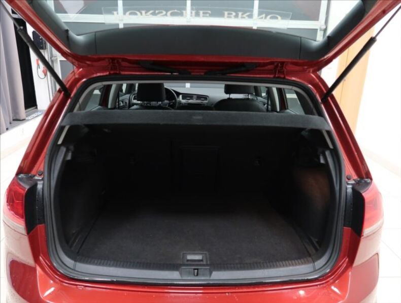 Volkswagen Golf - hlavní fotka