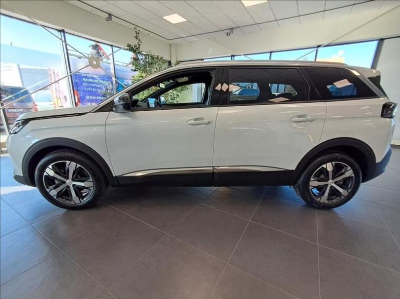 Peugeot 5008 - hlavní fotka