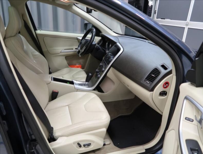 Volvo XC60 - hlavní fotka