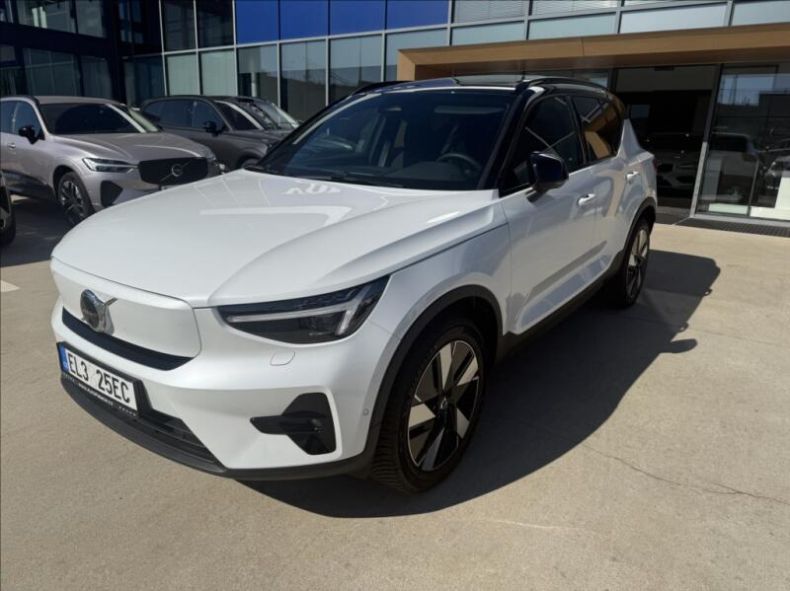 Volvo XC40 - hlavní foto