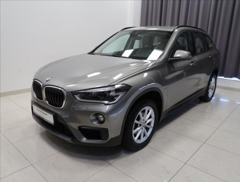 BMW X1 - hlavní foto