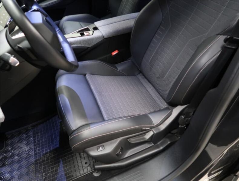 Peugeot 3008 - hlavní fotka