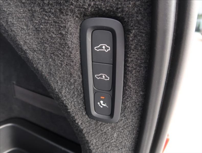 Volvo XC90 - hlavní fotka