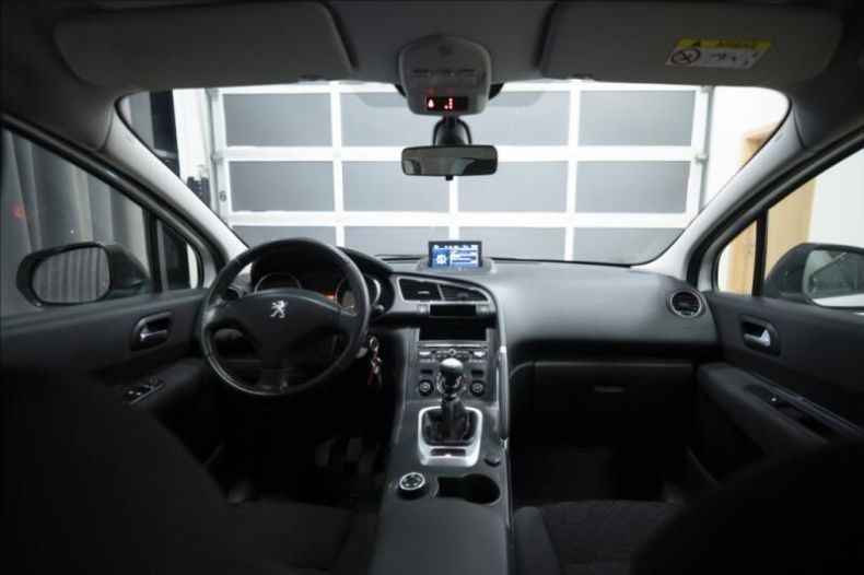 Peugeot 3008 - hlavní fotka