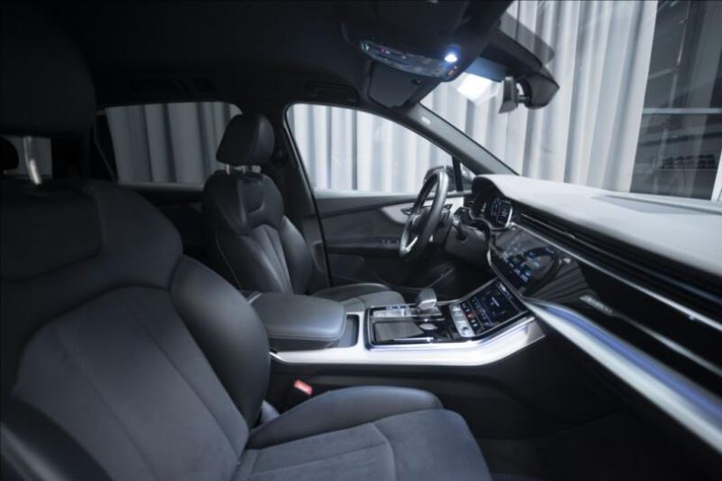 Audi Q7 - hlavní fotka