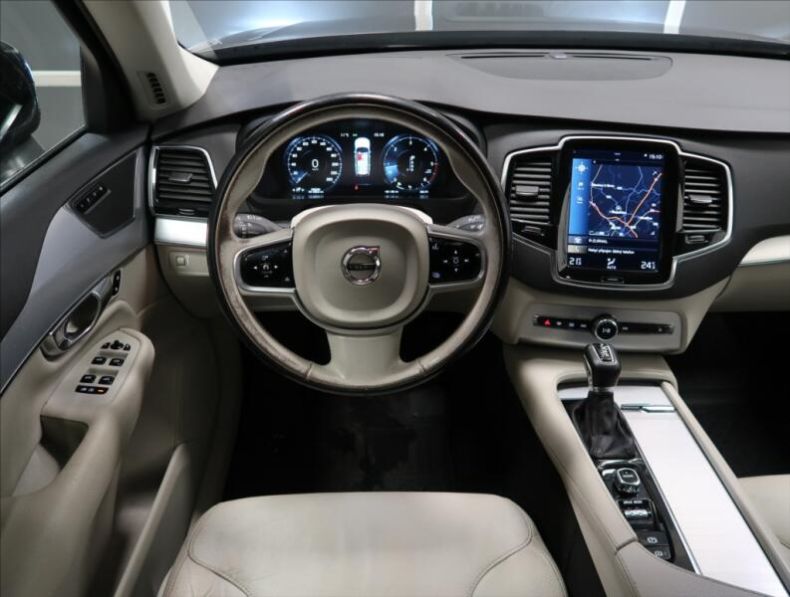 Volvo XC90 - hlavní fotka
