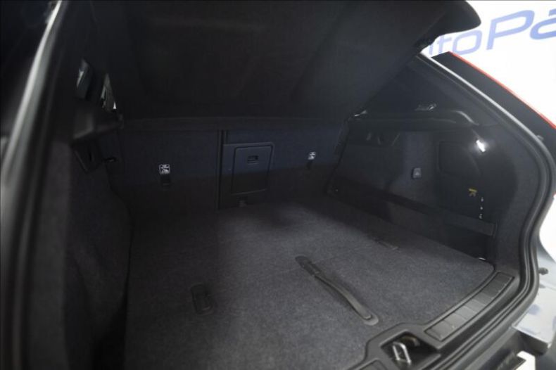 Volvo XC40 - hlavní fotka