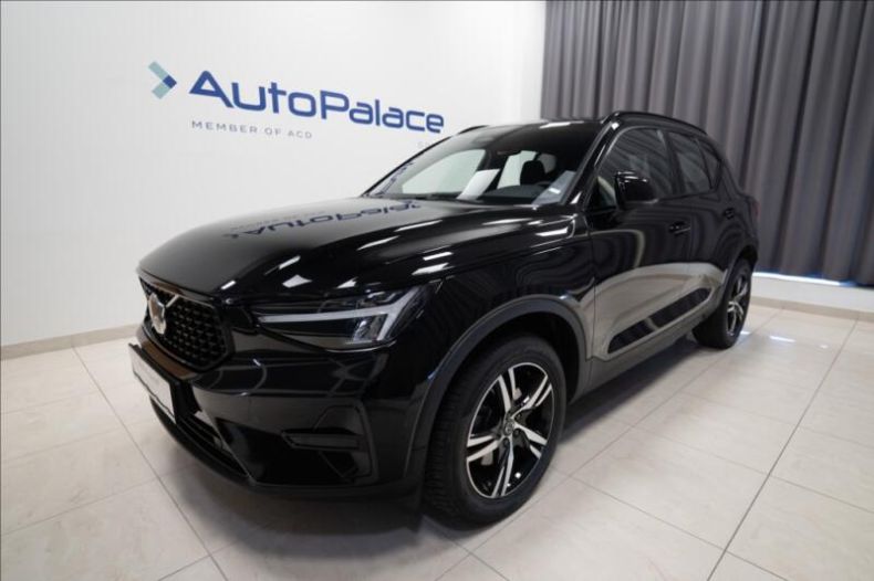 Volvo XC40 - hlavní foto