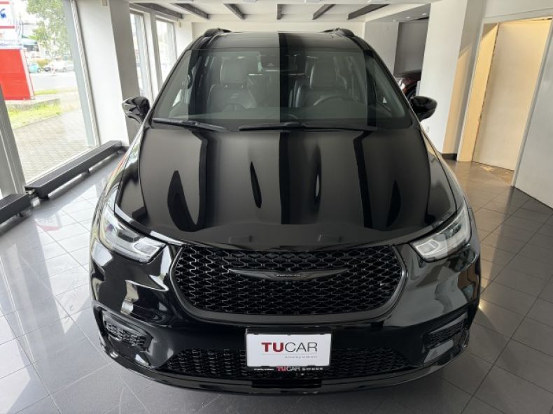 Chrysler Pacifica - hlavní fotka