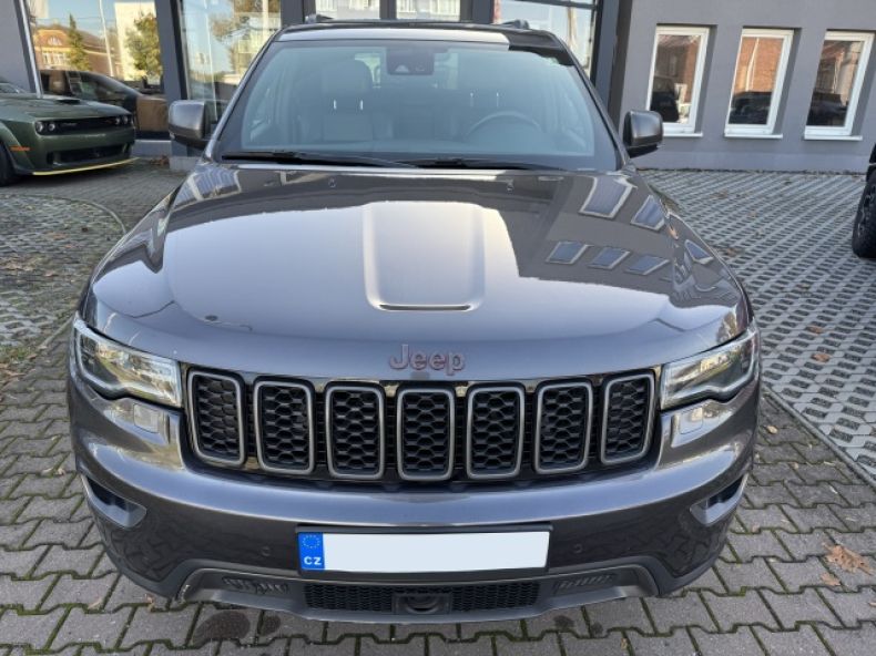 Jeep Grand Cherokee - hlavní fotka