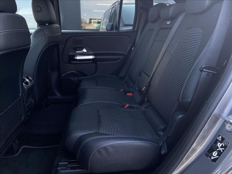 Mercedes GLB - hlavní fotka