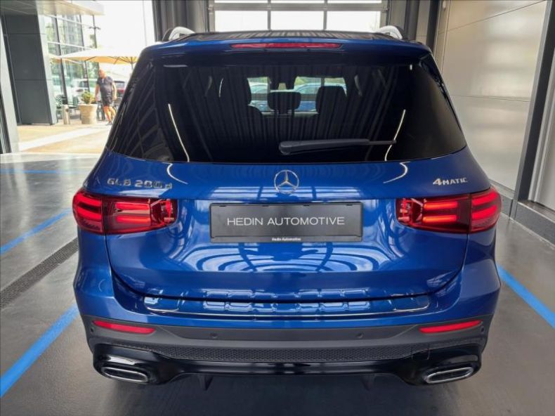 Mercedes GLB - hlavní fotka