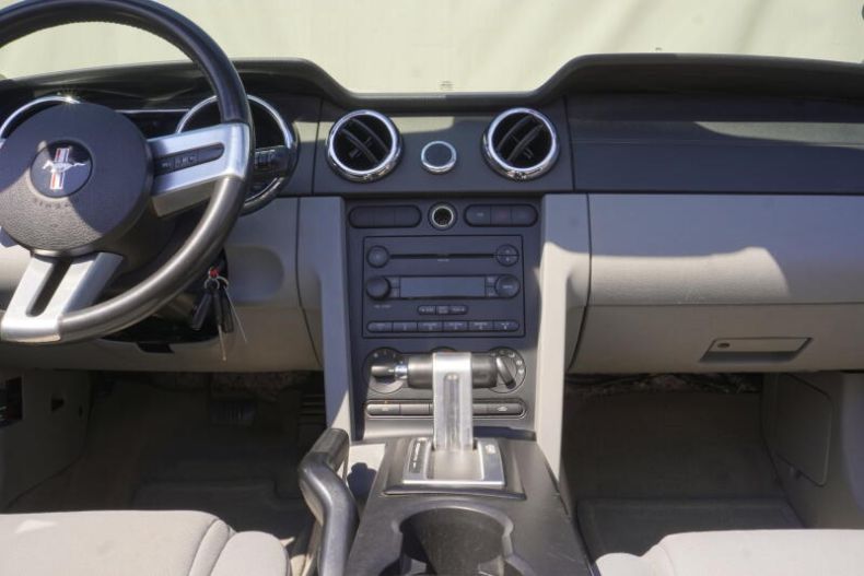 Ford Mustang - hlavní fotka