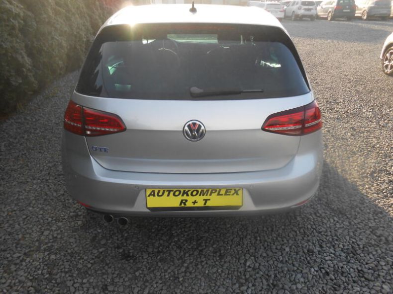 Volkswagen Golf - hlavní fotka