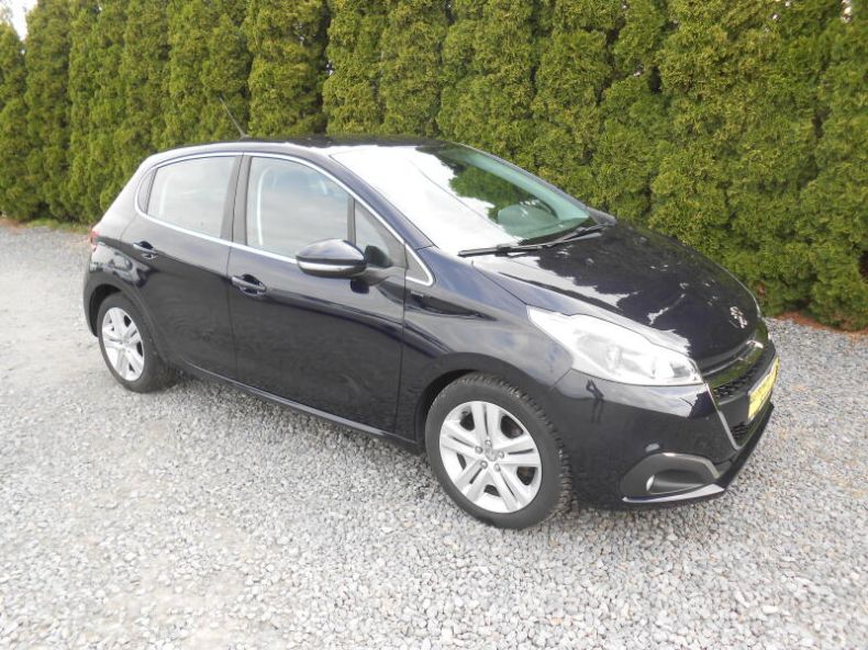 Peugeot 208 - hlavní foto