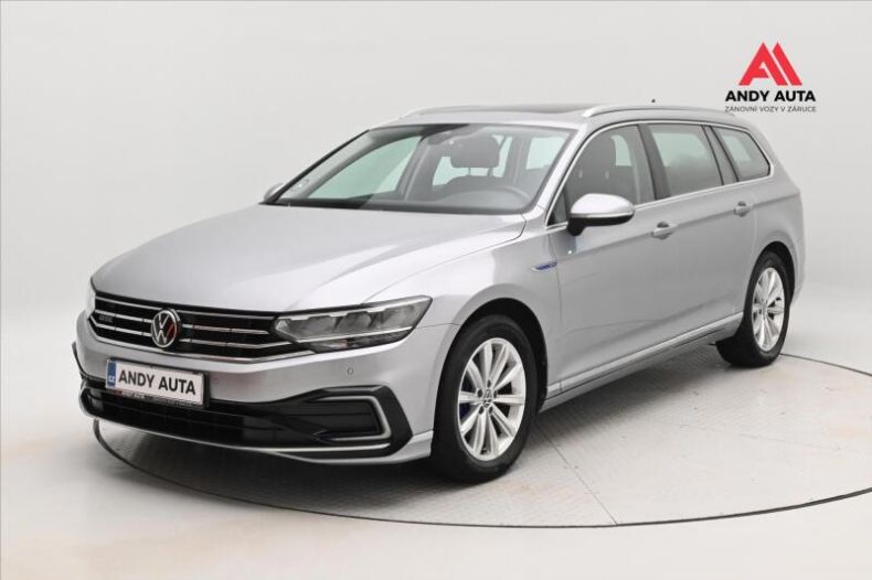 Volkswagen Passat - hlavní fotka inzerátu