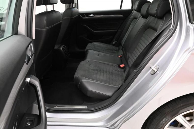 Volkswagen Passat - hlavní fotka