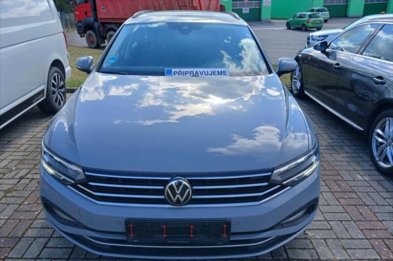 Volkswagen Passat - hlavní fotka inzerátu