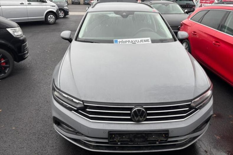 Volkswagen Passat - hlavní foto