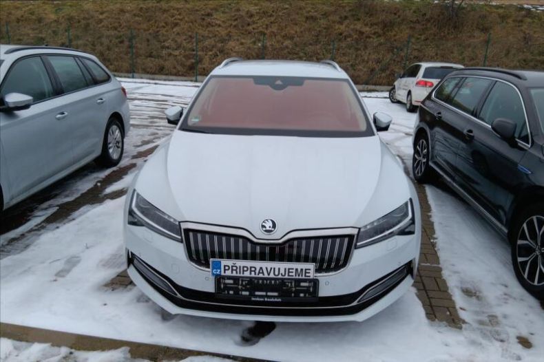 Škoda Superb - hlavní foto