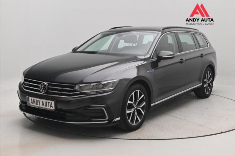 Volkswagen Passat - hlavní fotka inzerátu