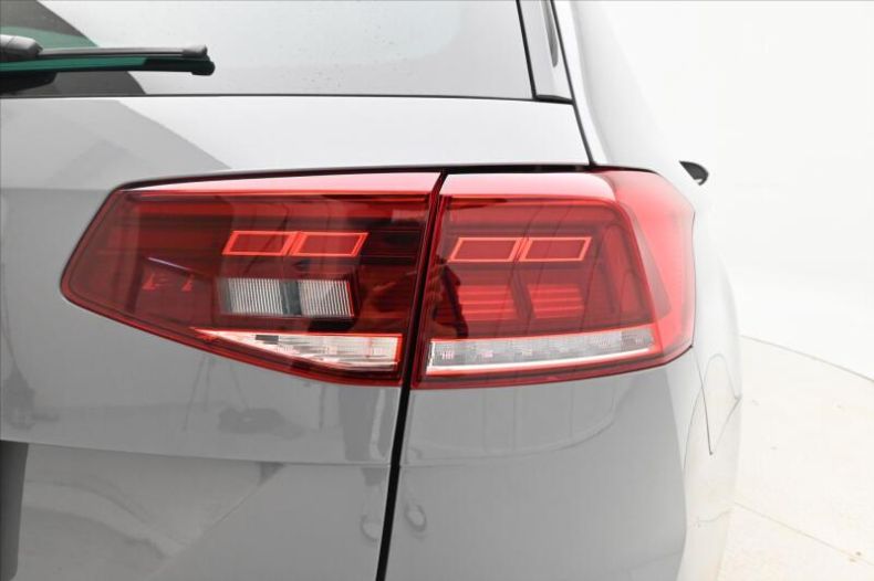 Volkswagen Passat - hlavní fotka