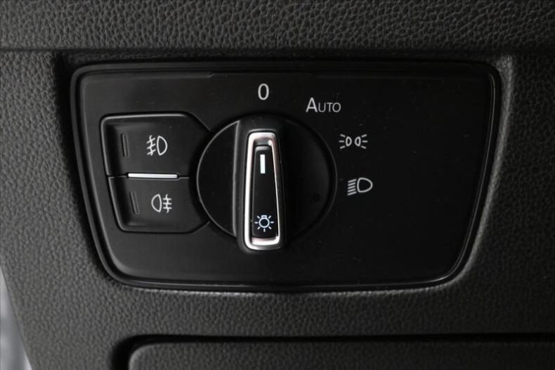Volkswagen Passat - hlavní fotka