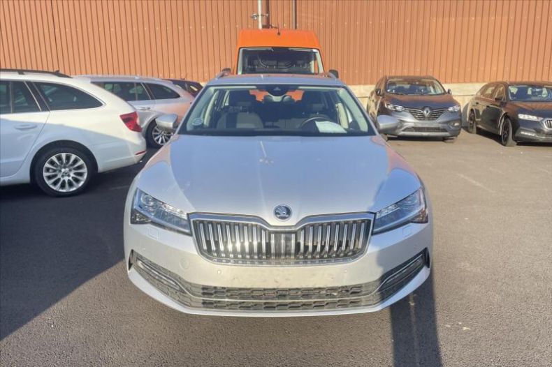 Škoda Superb - hlavní foto