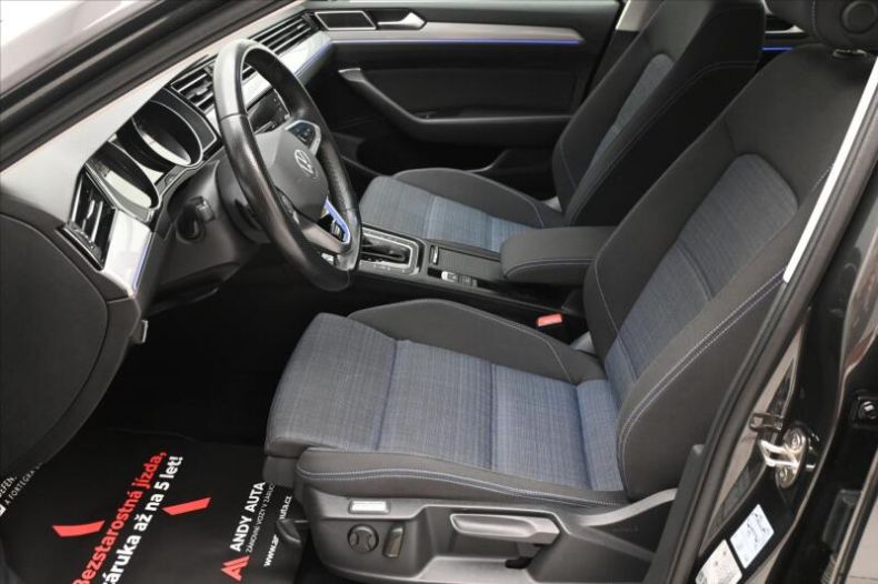 Volkswagen Passat - hlavní fotka