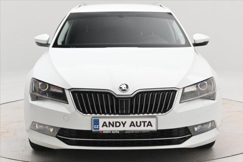 Škoda Superb - hlavní foto