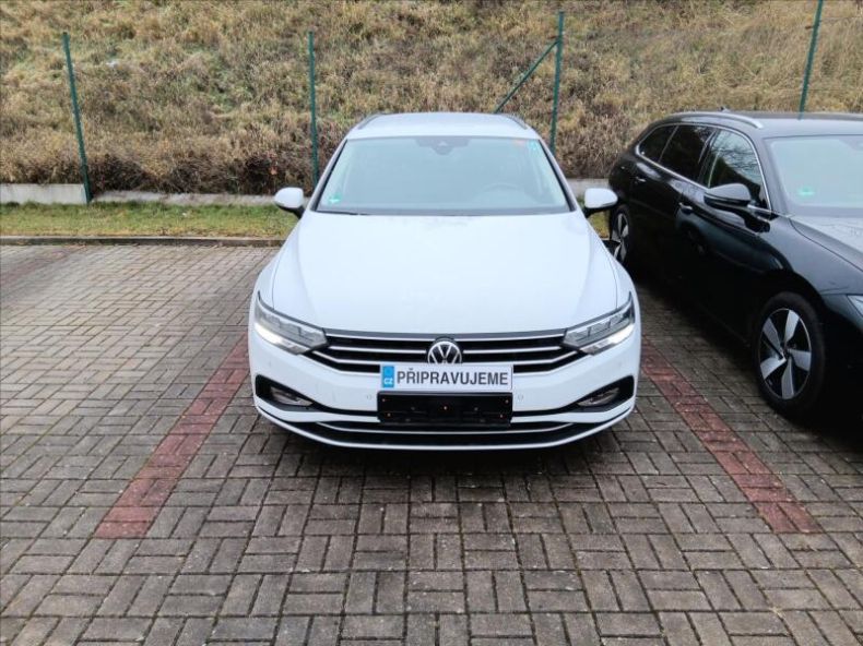 Volkswagen Passat - hlavní foto