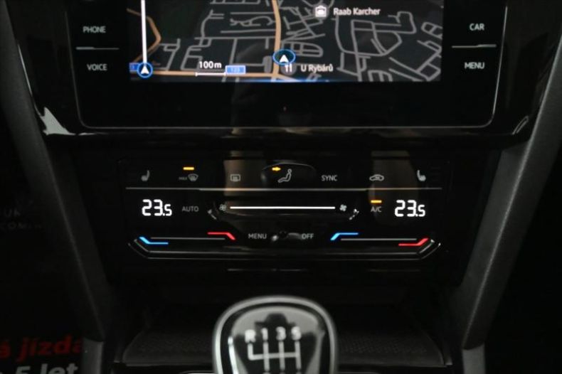 Volkswagen Passat - hlavní fotka