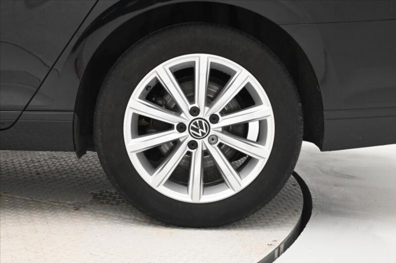 Volkswagen Passat - hlavní fotka