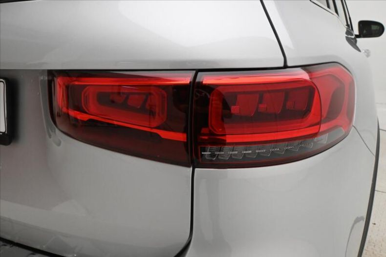 Mercedes GLB - hlavní fotka
