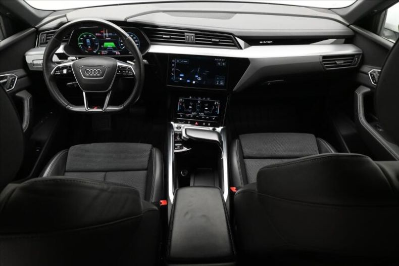 Audi E-tron - hlavní fotka