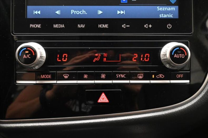 Mitsubishi Outlander - hlavní fotka