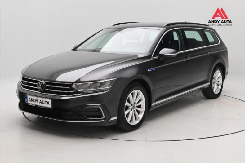 Volkswagen Passat - hlavní fotka inzerátu