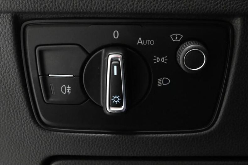 Volkswagen Passat - hlavní fotka