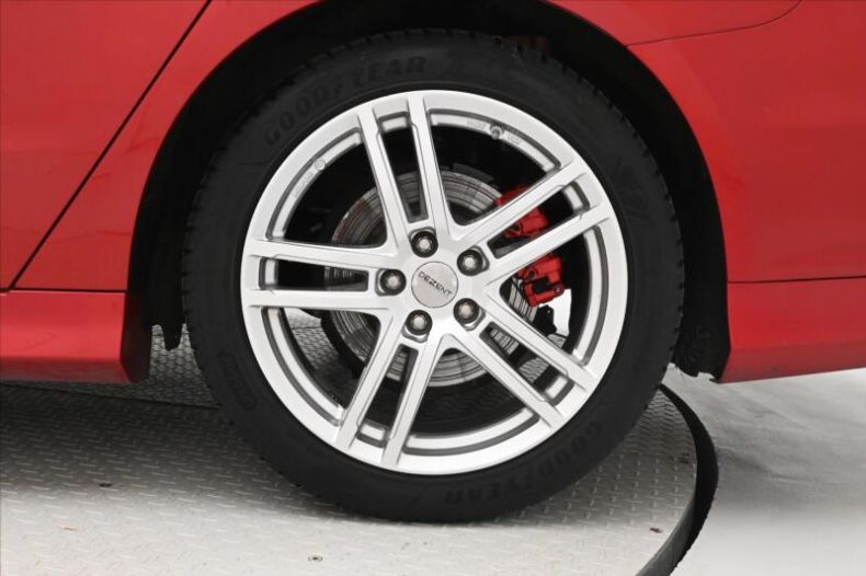 Ford Mondeo - hlavní fotka