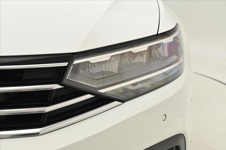 Volkswagen Passat - hlavní fotka