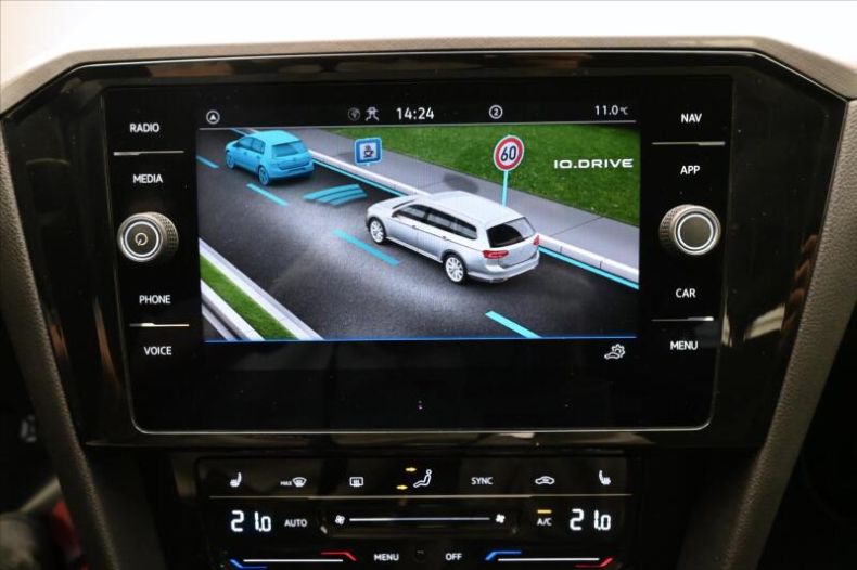 Volkswagen Passat - hlavní fotka