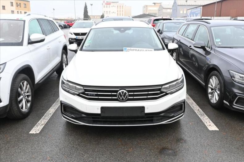 Volkswagen Passat - hlavní foto