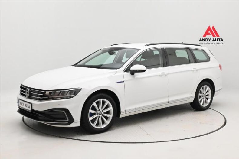 Volkswagen Passat - hlavní fotka inzerátu