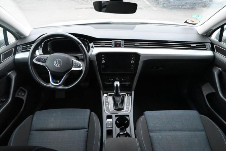 Volkswagen Passat - hlavní fotka