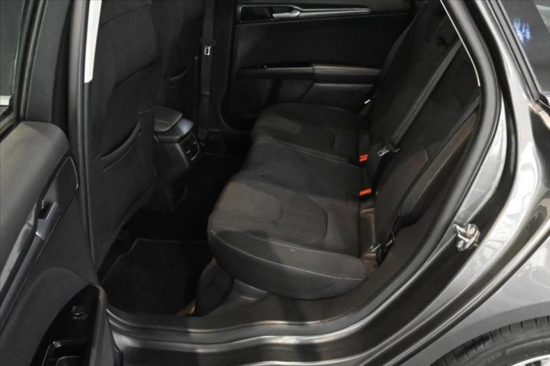 Ford Mondeo - hlavní fotka